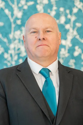 Neil Pinney Headshot